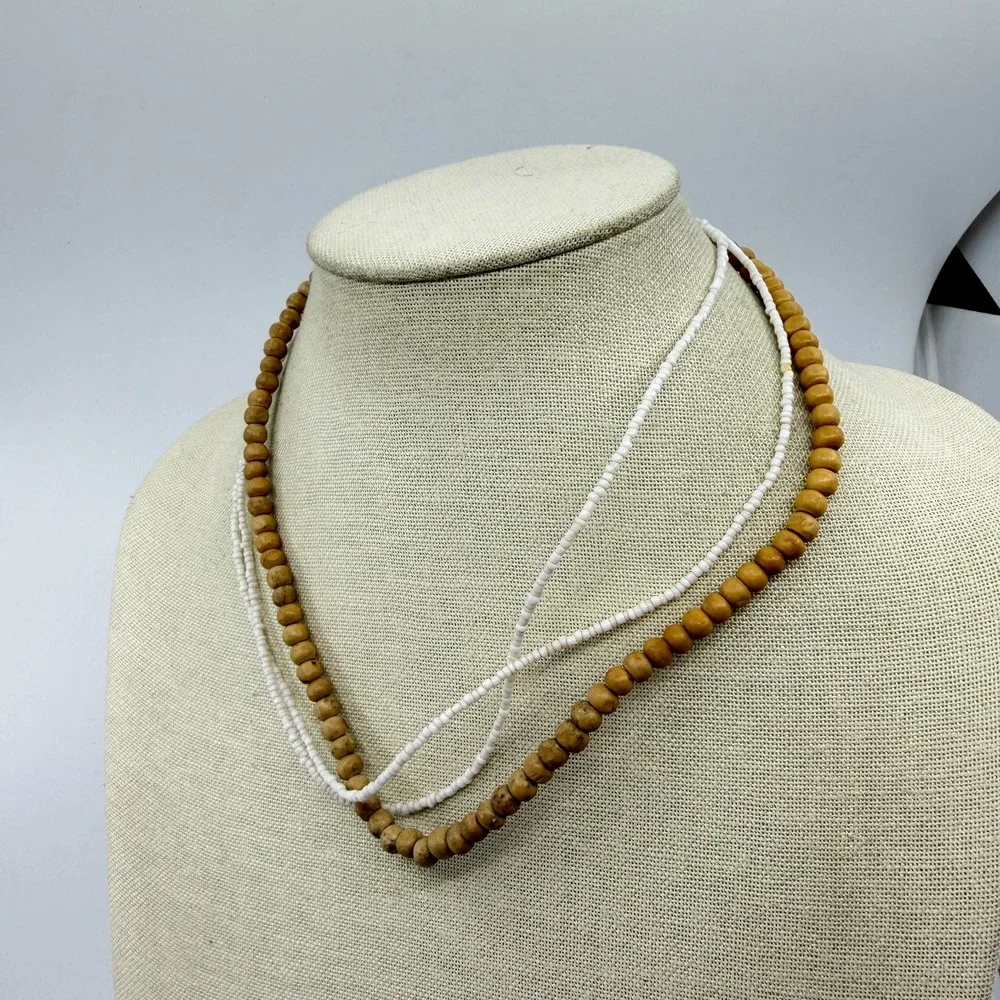 Unbranded necklace features